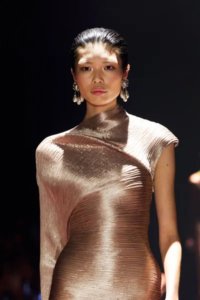 Look 32